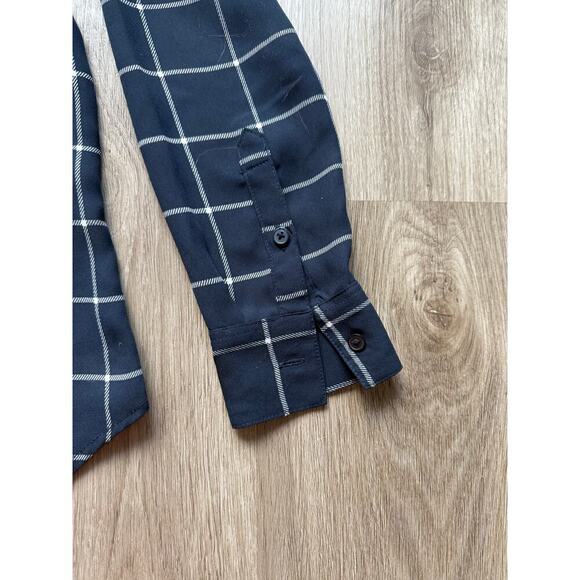 Banana Republic Blouse, Navy Blue White, Size XSP, Button down back, V Neck - Picture 4 of 5